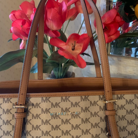 Michael Kors NEW NEVER CARRIED, large multi function tote. “MK” print logo. - Picture 10 of 10